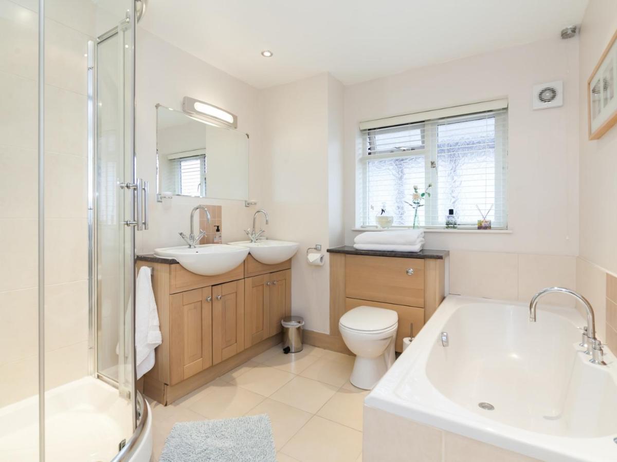 Hotel Ayuda House Altrincham Esterno foto