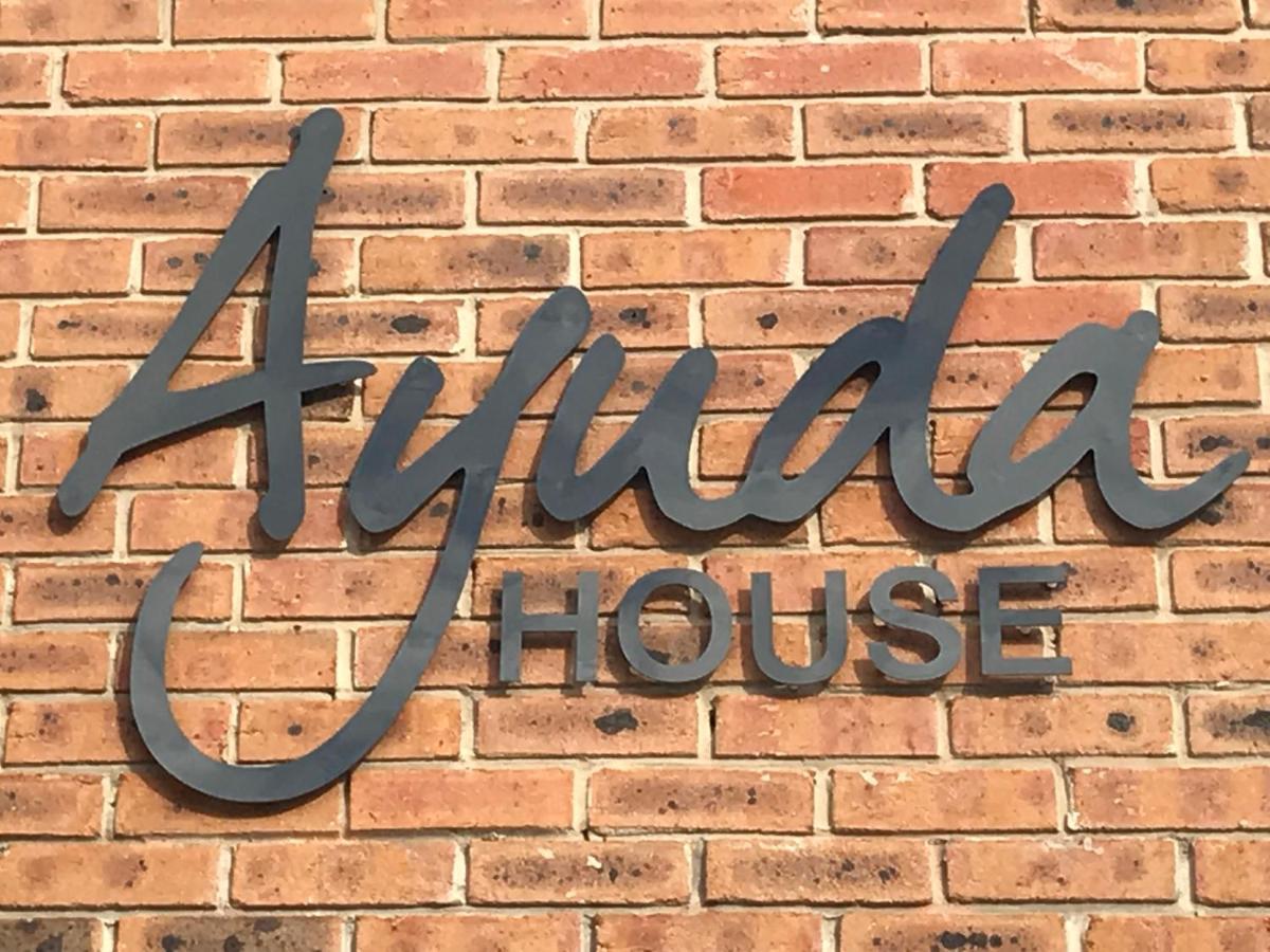 Hotel Ayuda House Altrincham Esterno foto