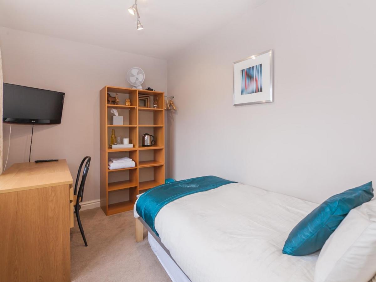 Hotel Ayuda House Altrincham Esterno foto