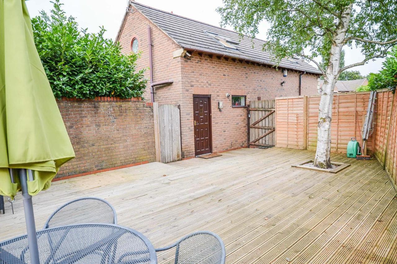 Hotel Ayuda House Altrincham Esterno foto