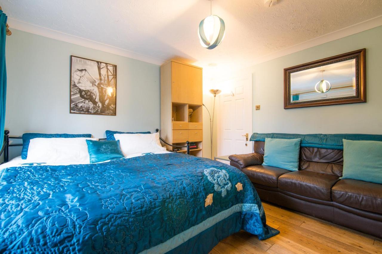 Hotel Ayuda House Altrincham Esterno foto