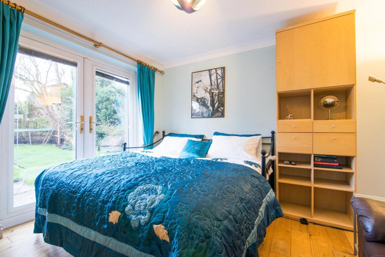 Hotel Ayuda House Altrincham Esterno foto