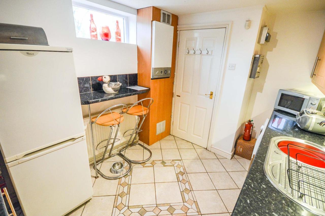 Hotel Ayuda House Altrincham Esterno foto