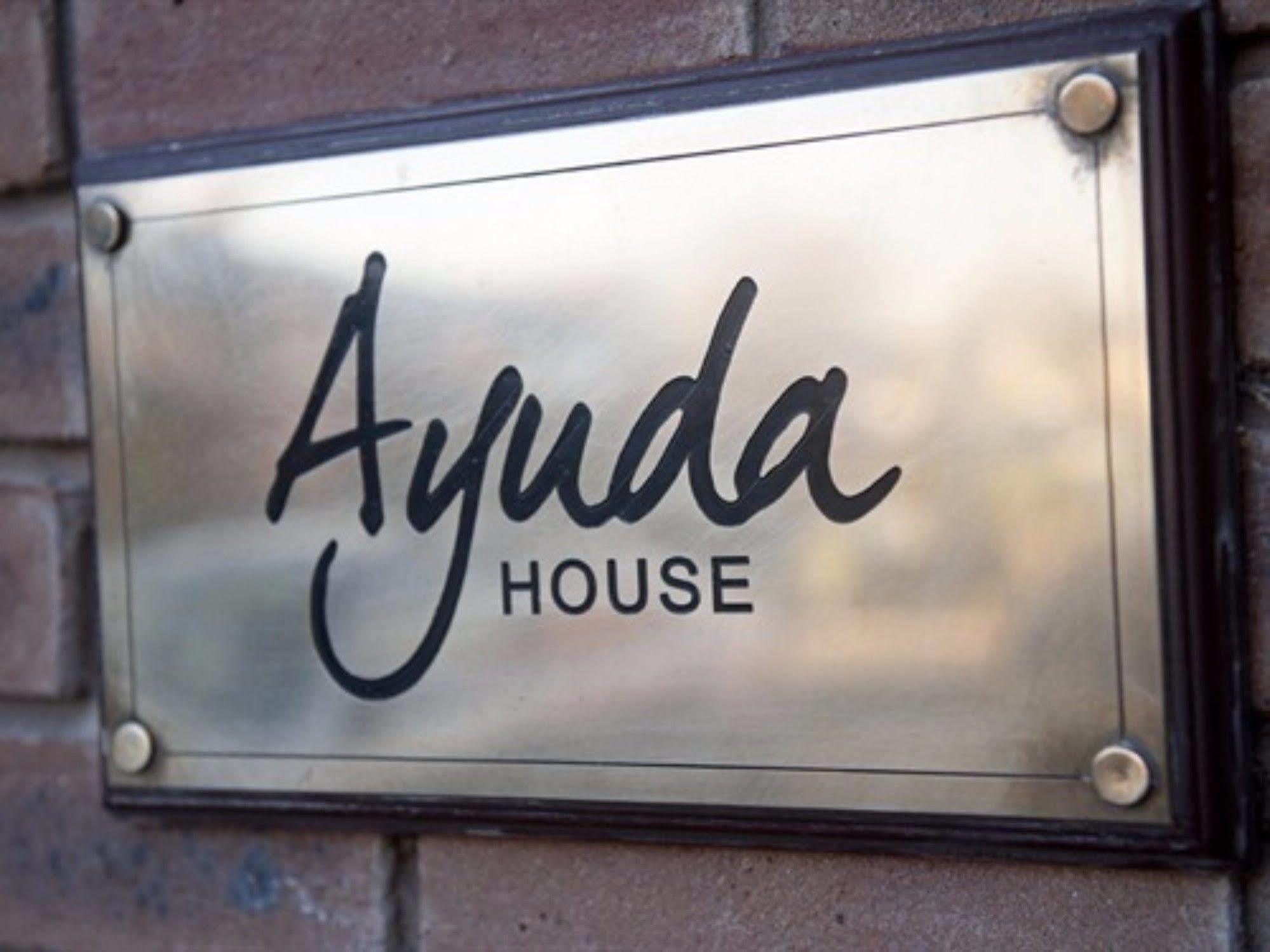 Hotel Ayuda House Altrincham Esterno foto