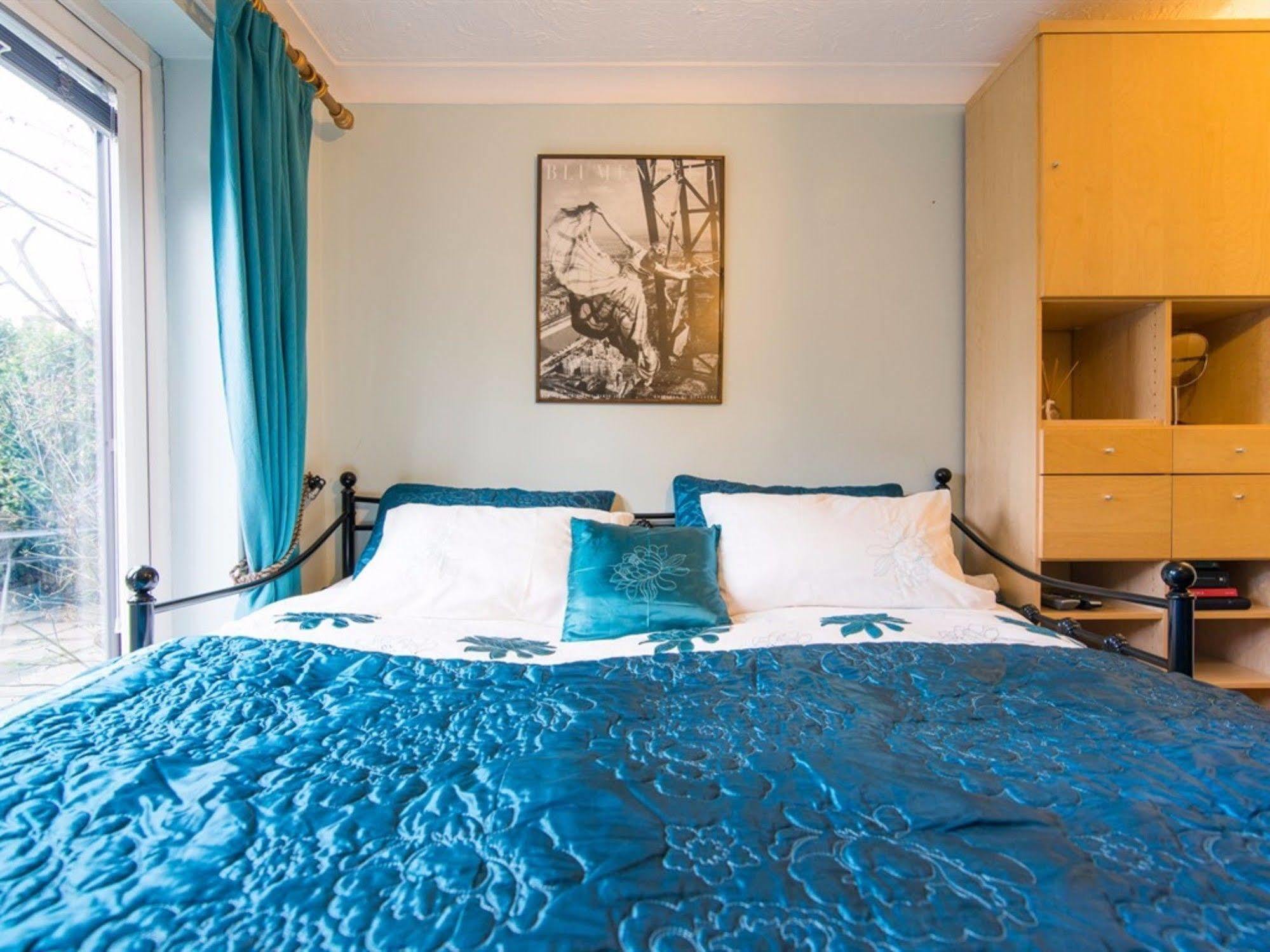 Hotel Ayuda House Altrincham Esterno foto