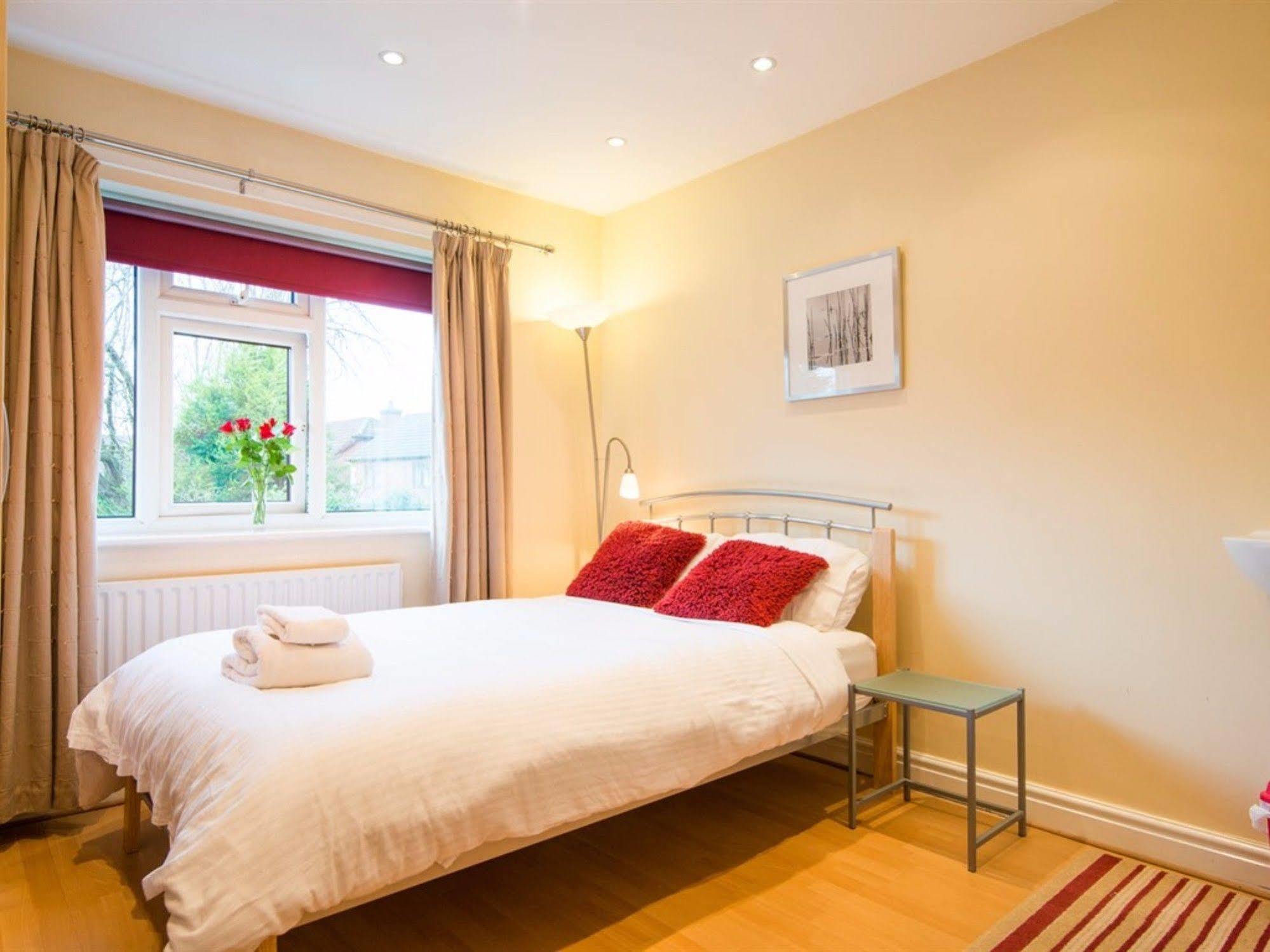 Hotel Ayuda House Altrincham Esterno foto