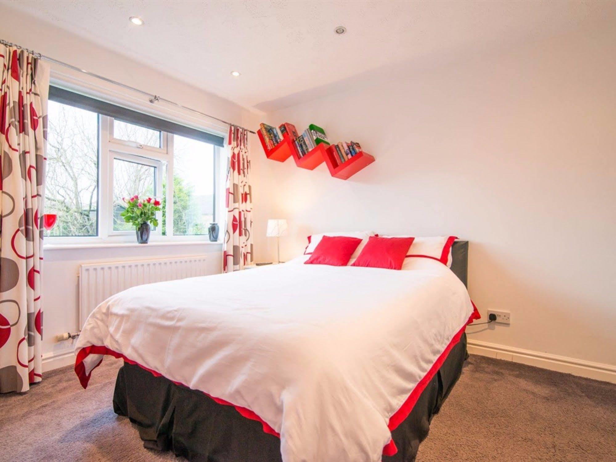 Hotel Ayuda House Altrincham Esterno foto