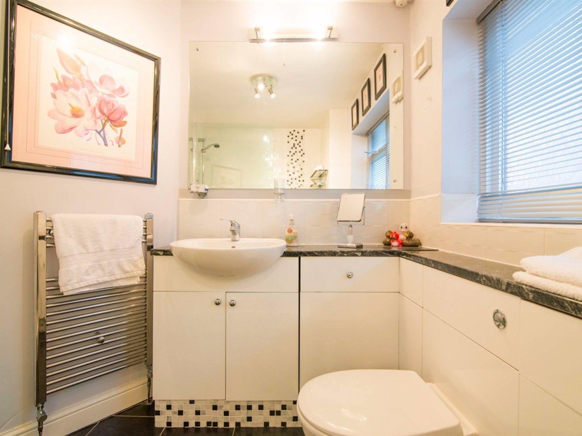 Hotel Ayuda House Altrincham Esterno foto